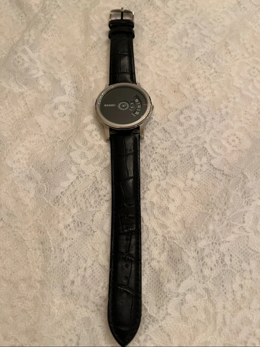 SKMEI Black Dial Modern Analog-Style Watch with Leather Strap